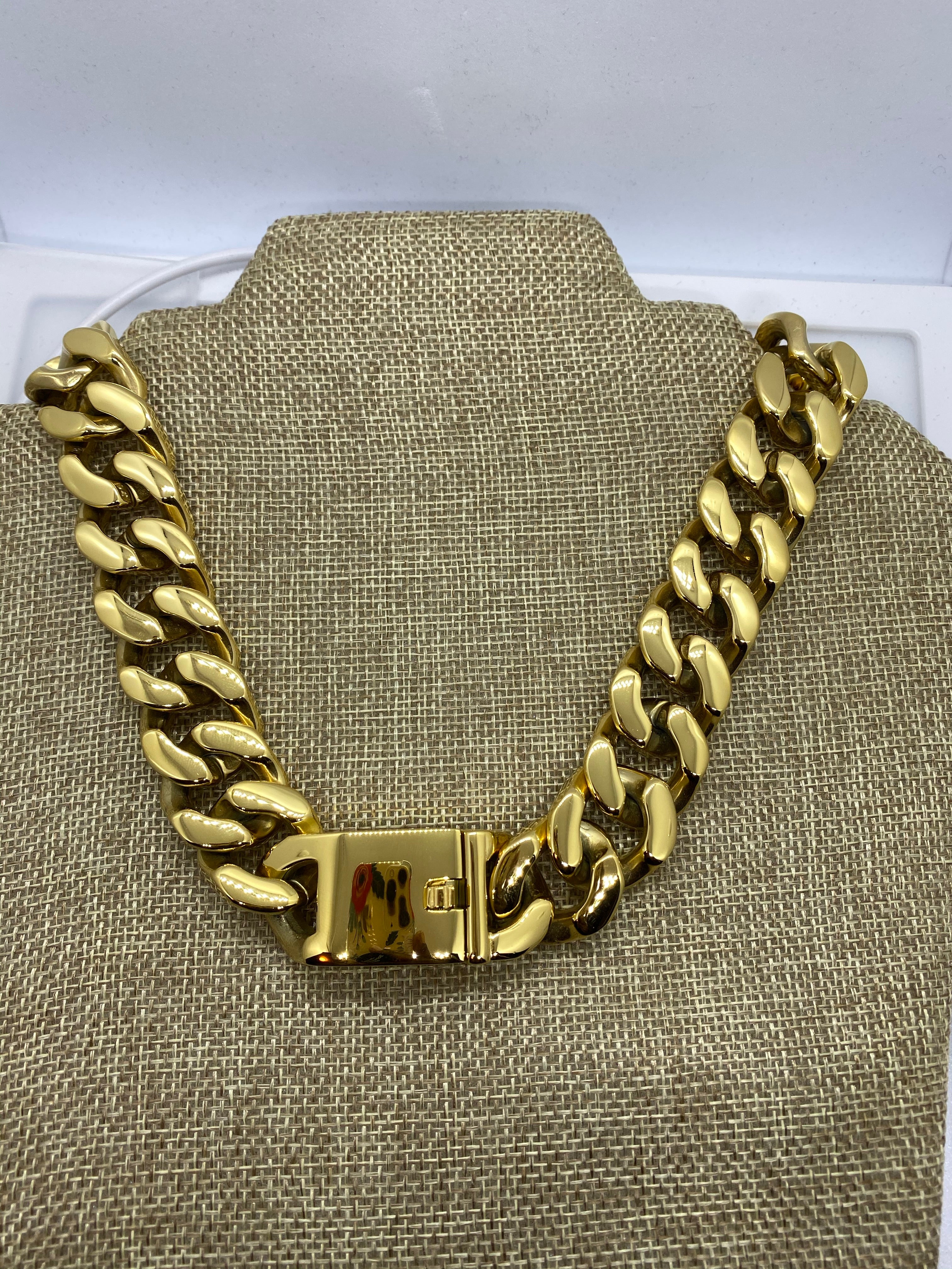 Chonky Choker Necklace