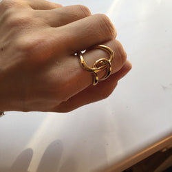 Amoura Ring